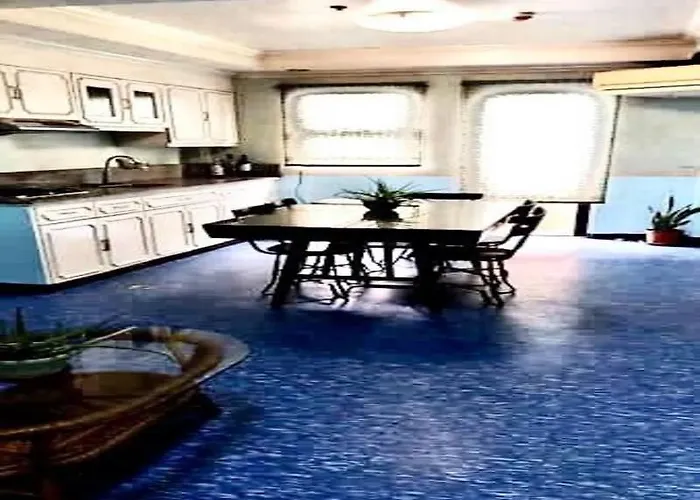 Hostel Project 7 Vacation Rentals Manila